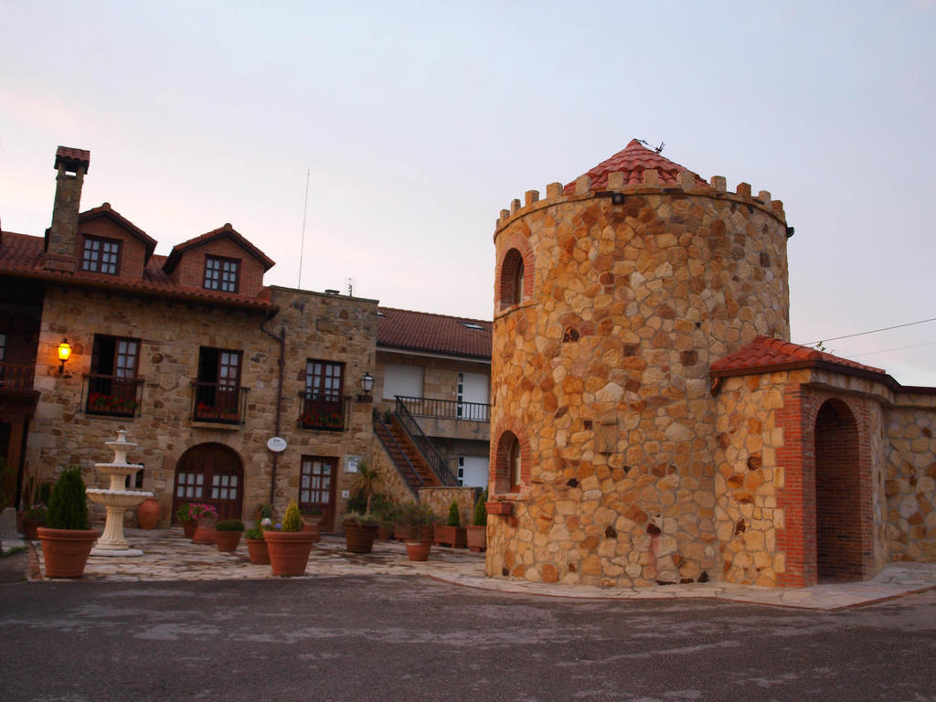Habitaciones Y Estudios- Hotel "Posada De Cantabria El Solar" - Cenas Y Gintonic- Bar -Terraza Panoramica Galizano Extérieur photo